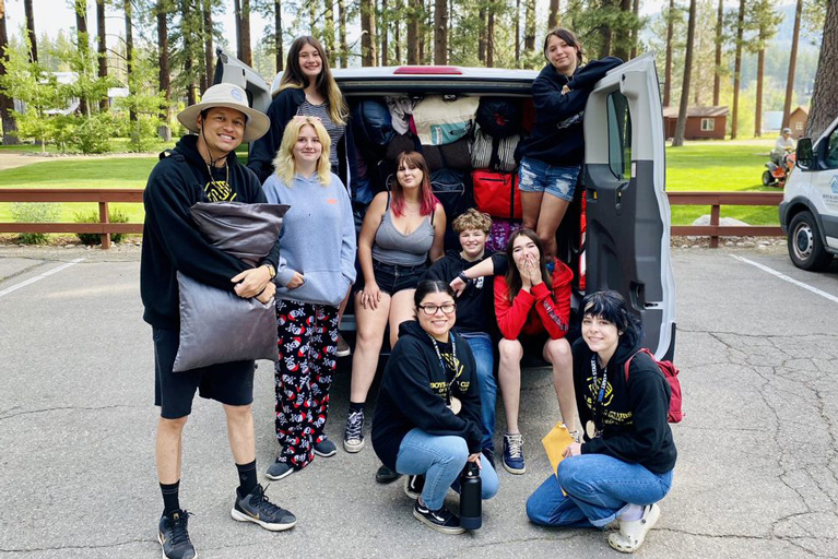 Arya and Club teens on a road trip