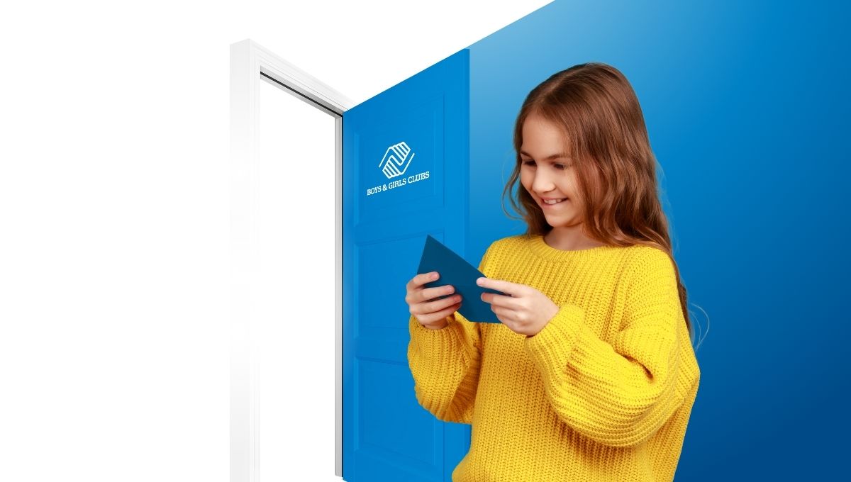 Club kid reading a note