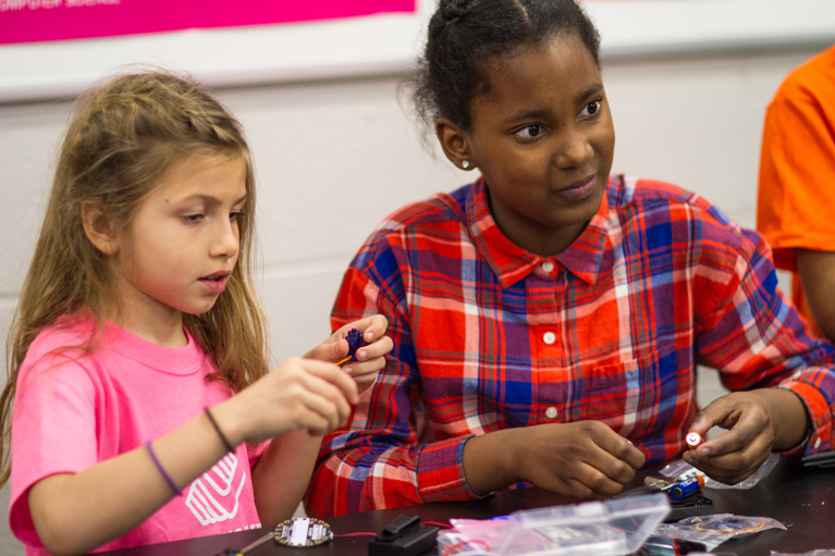 Club kids working on STEM project